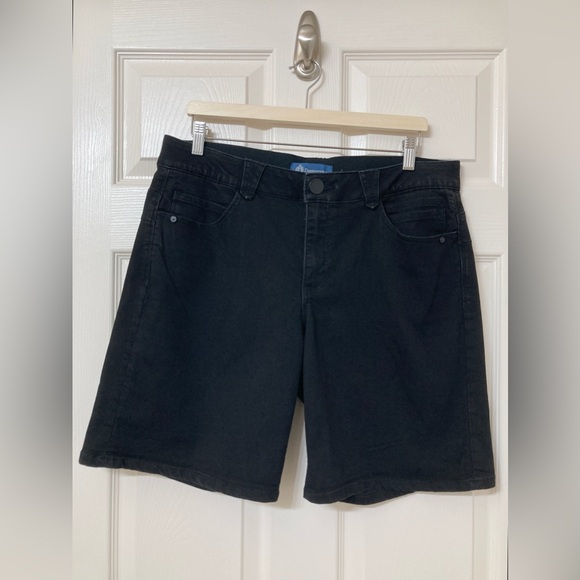 Democracy Pants - Democracy Women’s “Ab”solution Black Denim 9” Jean Shorts Size 14 Summer Beach